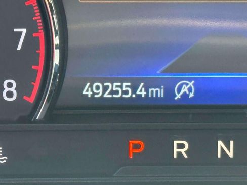 Used 2021 Ford Explorer XLT w/ Equipment Group 202A AWD/4WD image 26