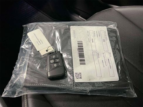 Used 2023 Volkswagen Tiguan SE R-Line image 38