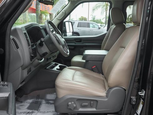 Used 2020 Nissan NV 3500 SL image 20