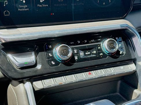 Used 2023 GMC Sierra 1500 Denali Ultimate AWD/4WD image 19