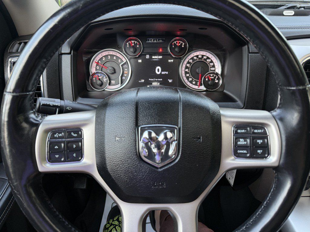 Used 2019 RAM 1500 Laramie AWD/4WD image 38