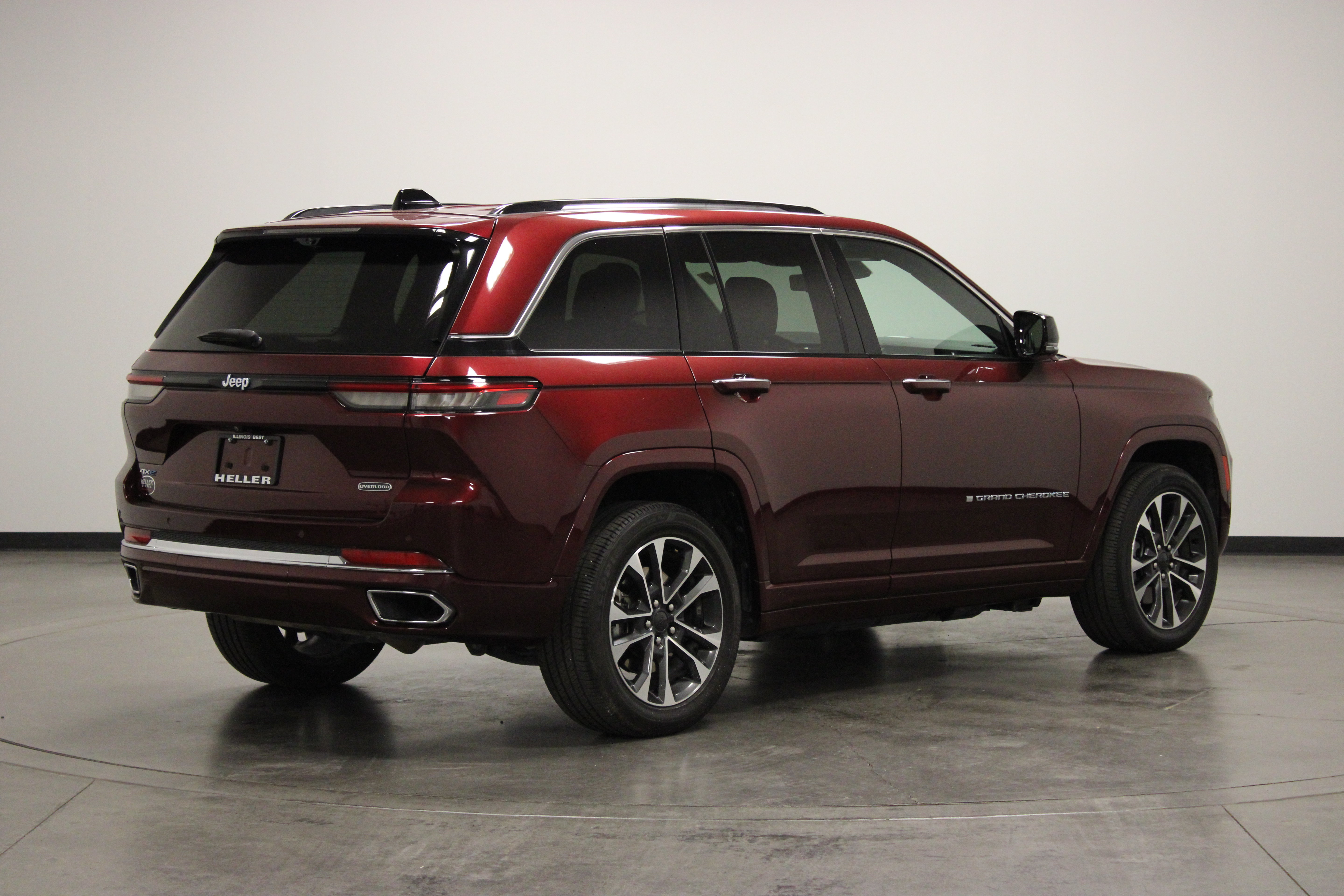 Used 2022 Jeep Grand Cherokee Overland w/ Advanced Protech Group III AWD/4WD image 8