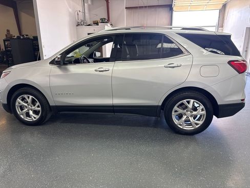 Used 2021 Chevrolet Equinox Premier AWD/4WD image 7