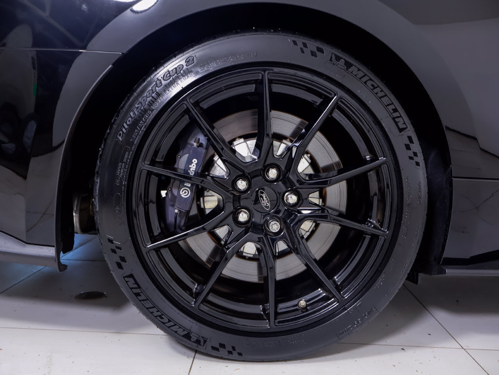 Used 2020 Ford Mustang Shelby GT350 w/ Technology Package RWD image 24
