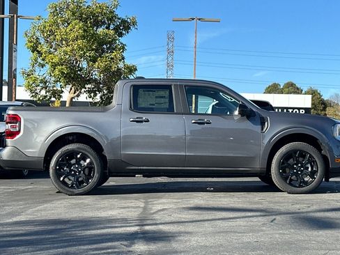 New 2025 Ford Maverick Lariat w/ Black Appearance Package image 3