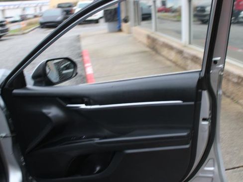 Used 2020 Toyota Camry SE image 20