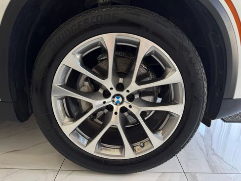 Used 2023 BMW X5 xDrive40i w/ Premium Package AWD/4WD image 11