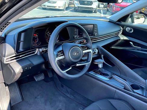 Used 2023 Hyundai Elantra SEL image 16