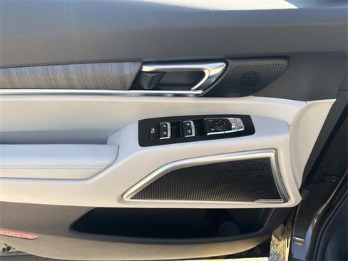 Used 2024 Kia Telluride EX w/ EX Captain's Chair Package image 14