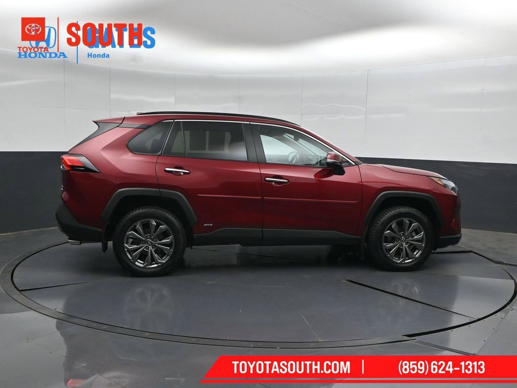 Used 2022 Toyota RAV4 Limited AWD/4WD image 3