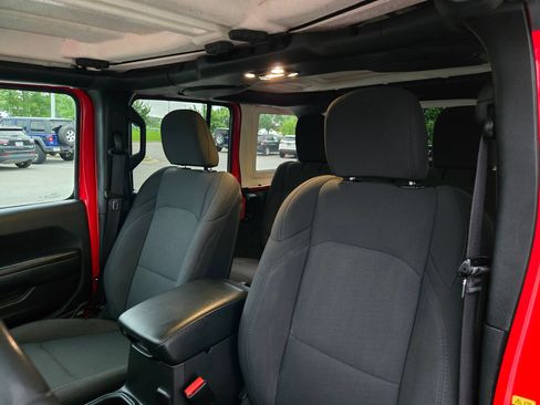 Used 2023 Jeep Wrangler Unlimited Sport AWD/4WD image 23