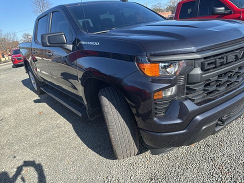 Used 2023 Chevrolet Silverado 1500 Custom image 3