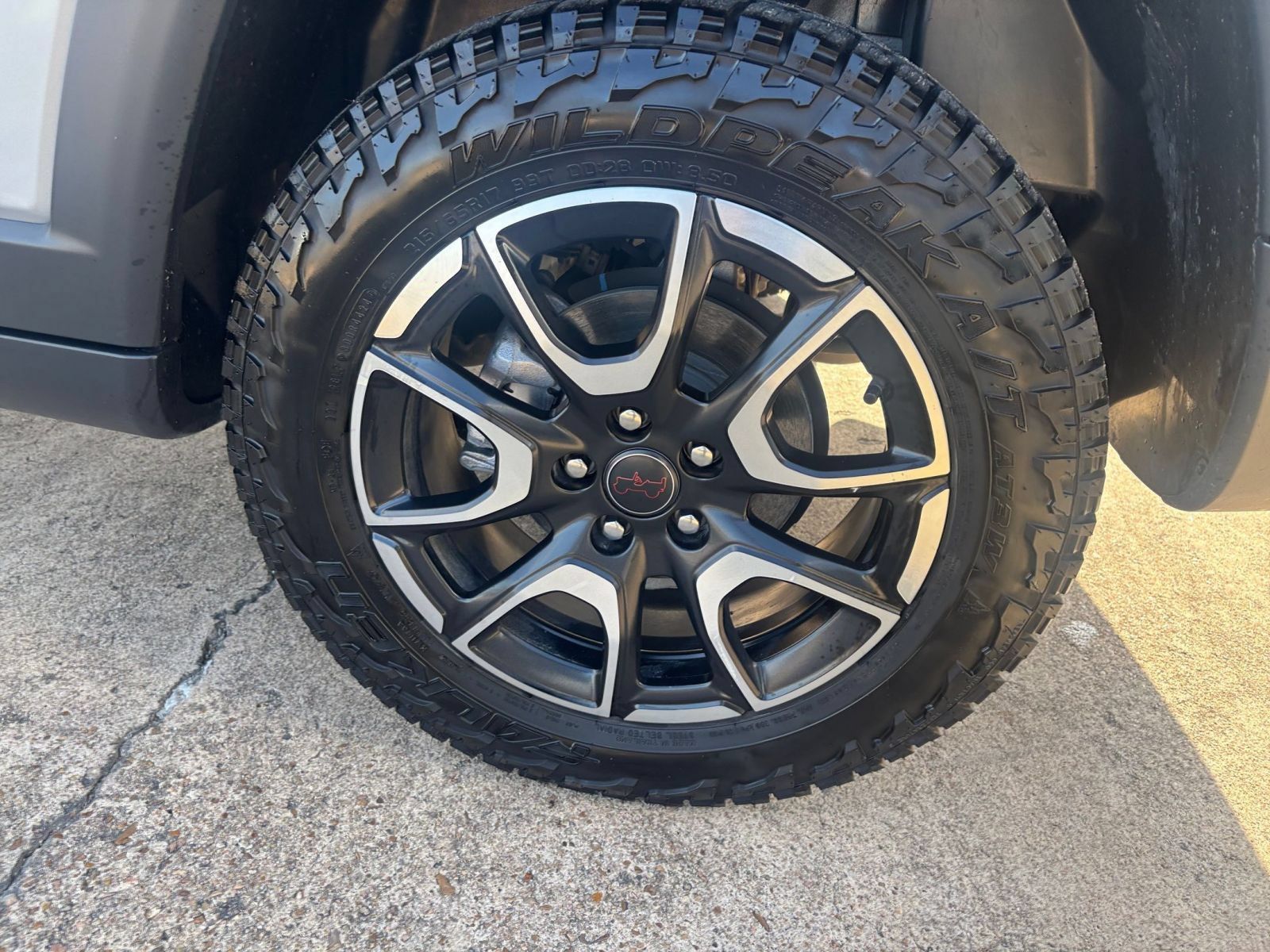 Used 2025 Jeep Compass Trailhawk AWD/4WD image 28