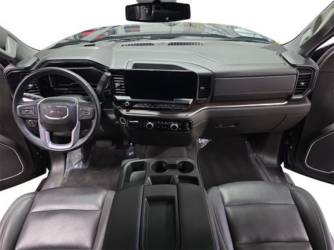 Certified 2025 GMC Sierra 1500 SLT image 9