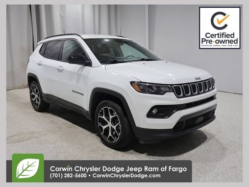 Certified 2024 Jeep Compass Latitude AWD/4WD image 1
