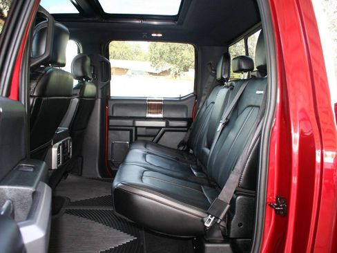 Used 2017 Ford F150 Platinum w/ Equipment Group 701A Luxury AWD/4WD image 28