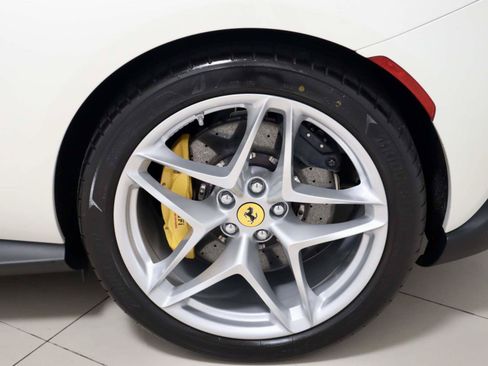 Certified 2023 Ferrari Roma RWD image 9