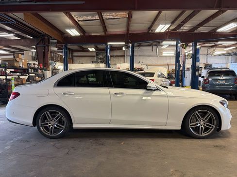 Used 2017 Mercedes-Benz E 300 image 2
