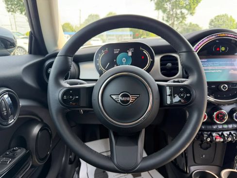 Used 2023 MINI Cooper 2-Door Hardtop FWD image 15