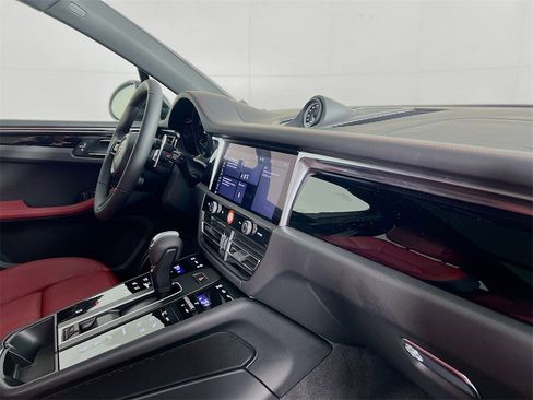 New 2026 Porsche Macan S image 31