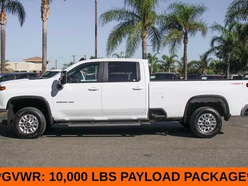 Used 2025 Chevrolet Silverado 2500 LT w/ Convenience Package AWD/4WD image 5
