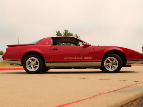 Used 1988 Pontiac Firebird Formula RWD image 24