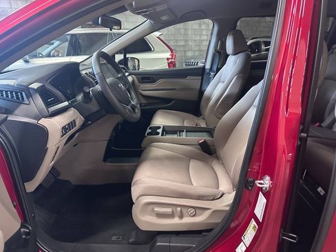 Used 2024 Honda Odyssey EX image 9