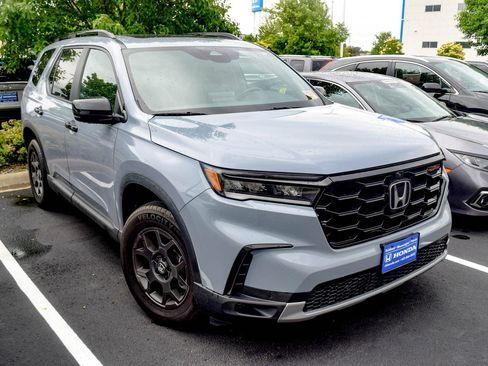 Used 2023 Honda Pilot TrailSport image 15