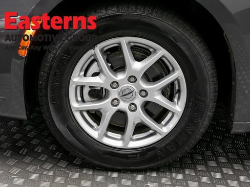 Used 2023 Chrysler Pacifica Touring-L FWD image 34