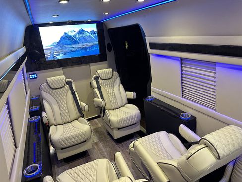 Used 2020 Mercedes-Benz Sprinter 3500 image 33