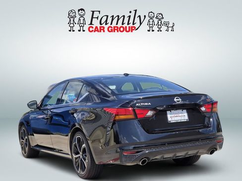 Used 2025 Nissan Altima 2.5 SR FWD image 3