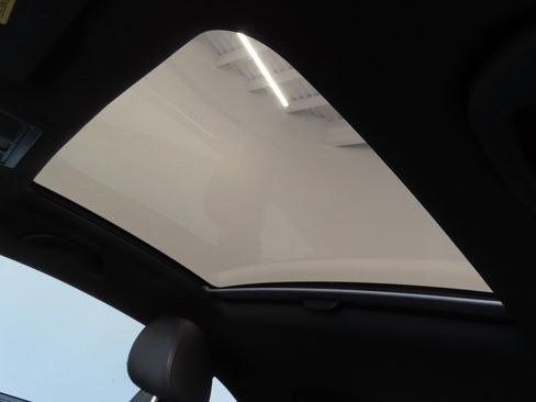 Used 2019 Volkswagen Beetle 2.0T SE image 22