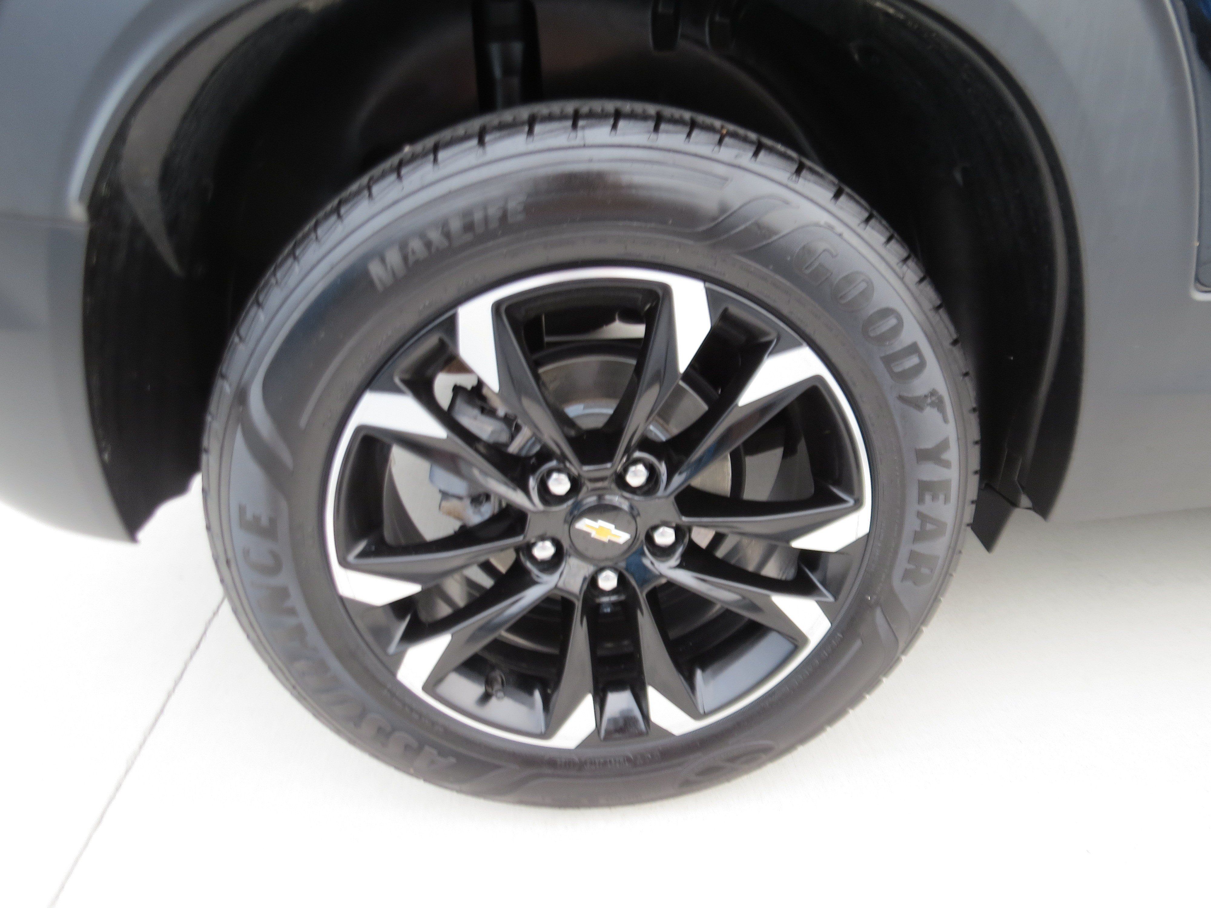 Used 2022 Chevrolet TrailBlazer LT w/ Convenience Package FWD image 9