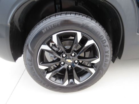 Used 2022 Chevrolet TrailBlazer LT w/ Convenience Package FWD image 9