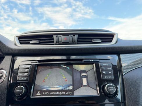 Used 2015 Nissan Rogue SL AWD/4WD image 13