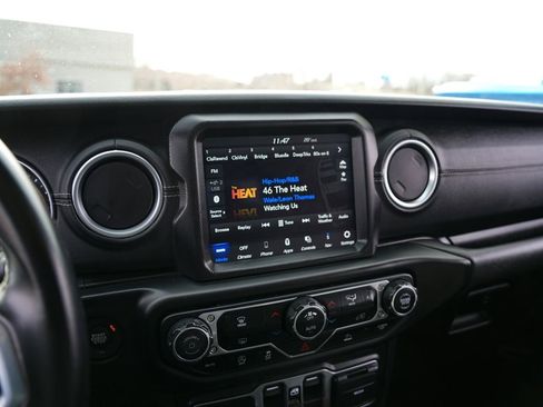 Used 2020 Jeep Gladiator Overland w/ Popular Equipment Package image 12