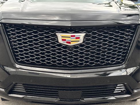 New 2026 Cadillac Escalade Platinum Sport AWD/4WD image 15