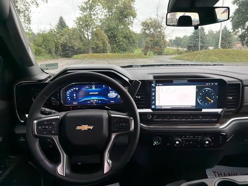 Used 2024 Chevrolet Silverado 1500 LT AWD/4WD image 29