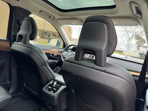 Used 2021 Volvo XC90 T6 Momentum w/ Protection Package Premier image 33