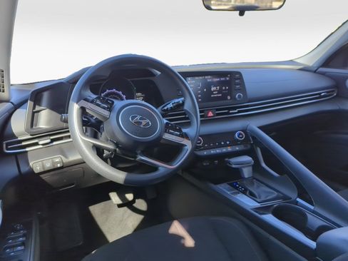 Certified 2023 Hyundai Elantra Blue image 17