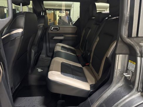 Used 2022 Ford Bronco Wildtrak image 10