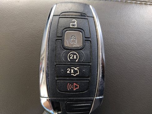 Used 2018 Lincoln MKX Select w/ Select Plus Package FWD image 32