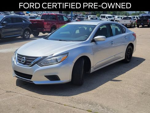 Used 2017 Nissan Altima 2.5 S w/ Power Driver Seat Package FWD image 2