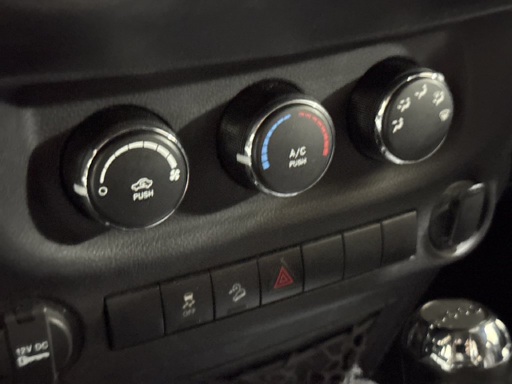 Used 2016 Jeep Wrangler Unlimited Sport w/ Max Tow Package AWD/4WD image 15