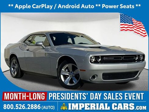 Used 2022 Dodge Challenger SXT image 1