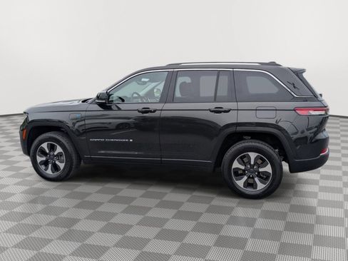 Used 2023 Jeep Grand Cherokee 4WD 4xe image 2