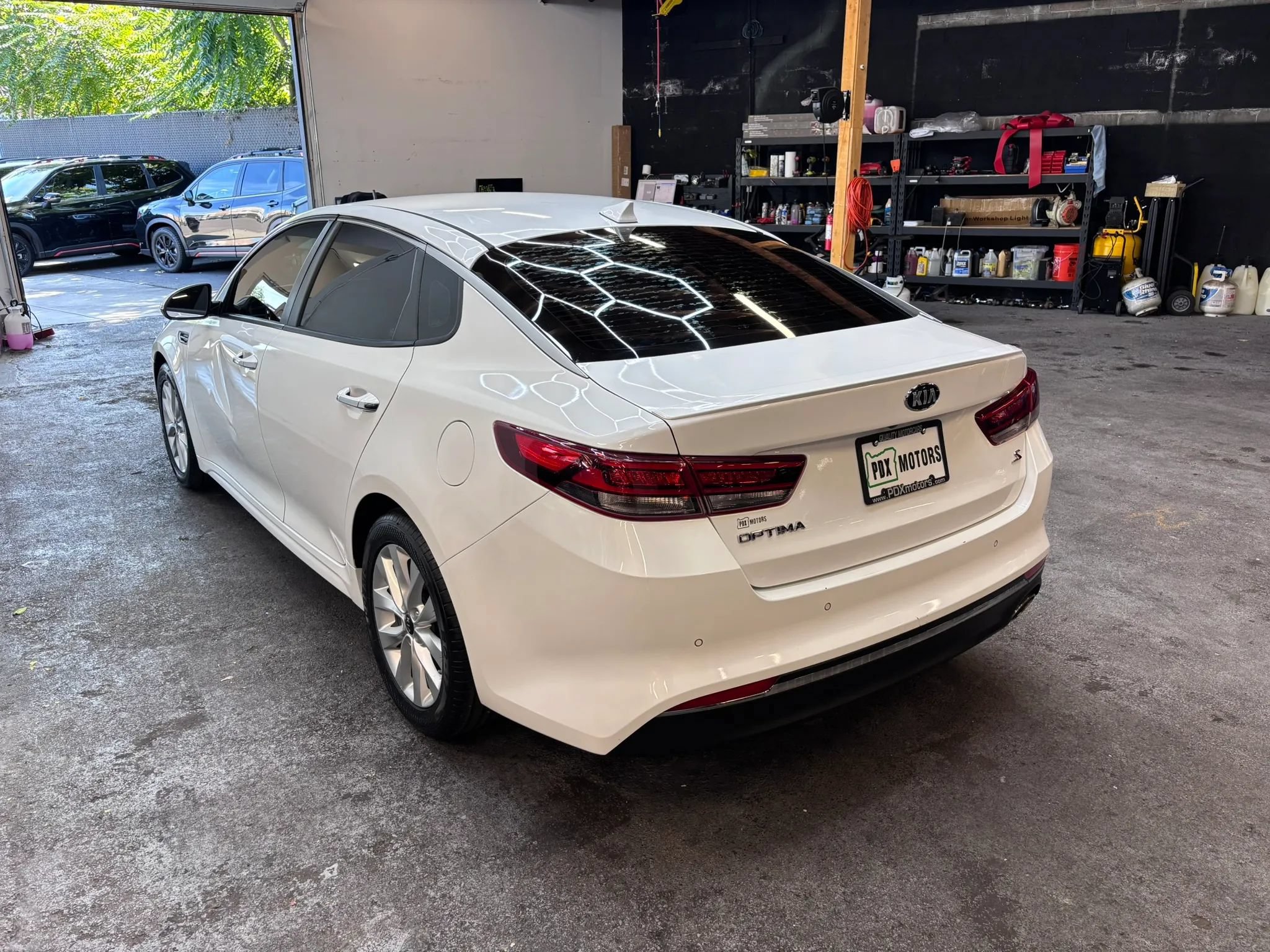 Used 2018 Kia Optima S FWD image 4