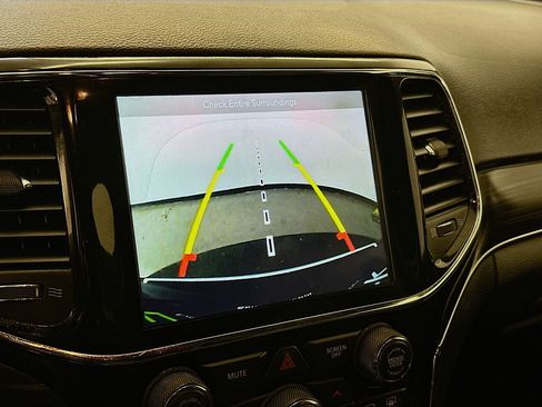 Used 2019 Jeep Grand Cherokee Limited image 23