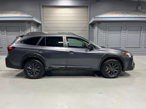 Used 2025 Subaru Outback Onyx Edition XT AWD/4WD image 10