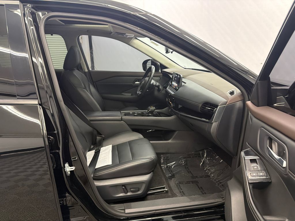 Used 2023 Nissan Rogue SL w/ SL Premium Package FWD image 15